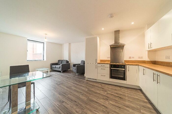 2 Bedroom Apartment To Rent In Queen Street, City Centre, Sheffield, S1