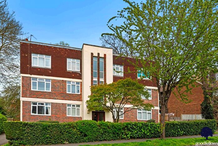 2 Bedroom Apartment To Rent In Oakhill Road, Sutton, Surrey, SM1