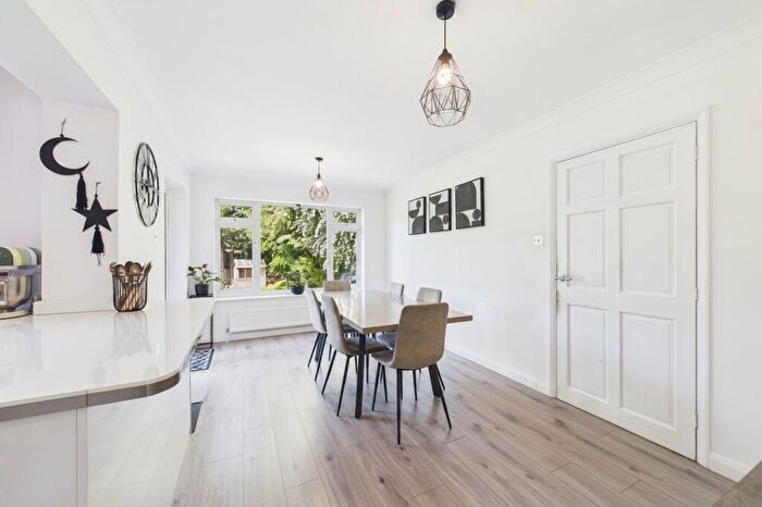 5 Bedroom Detached House To Rent In Roundway, Camberley, Surrey, GU15