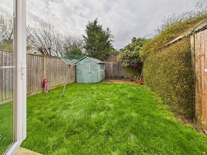 2 Bedroom Terraced House For Sale In Royal Avenue, Calcot, RG31