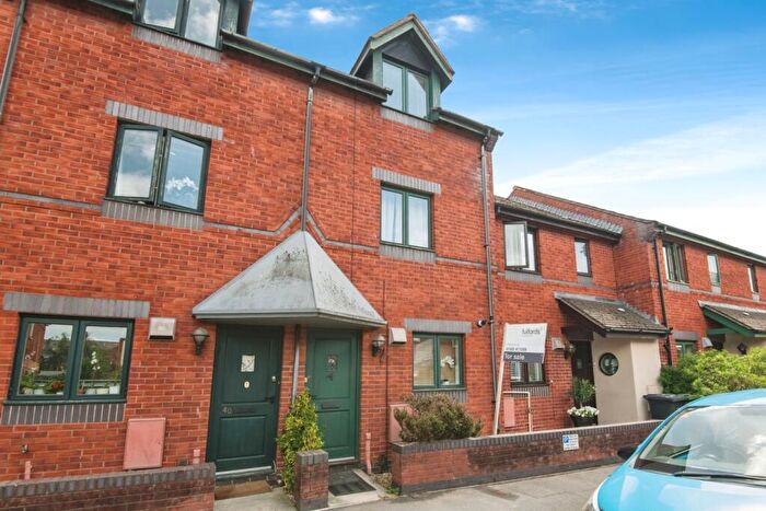 4 Bedroom End Of Terrace House For Sale In Water Lane, Exeter, Devon, EX2