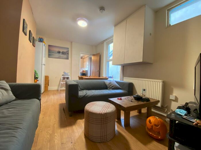 5 Bedroom Terraced House To Rent In Woodville Road, Cathays, CF24