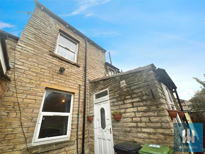 1 Bedroom Terraced House For Sale In Church Lane, Moldgreen, Huddersfield, HD5