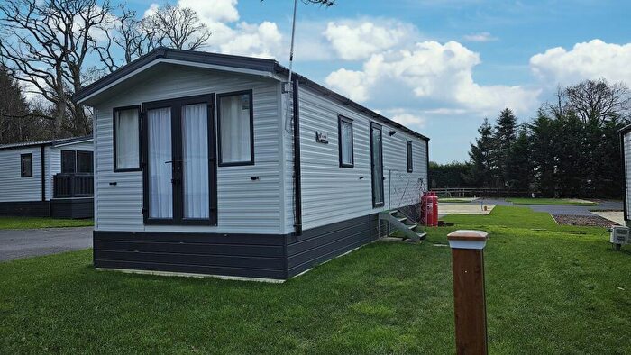 2 Bedroom Park Home For Sale In Emms Lane, Horsham West Sussex, RH13