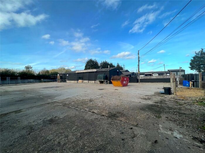Warehouse To Rent In Arterial Road, Wickford, Essex, SS12