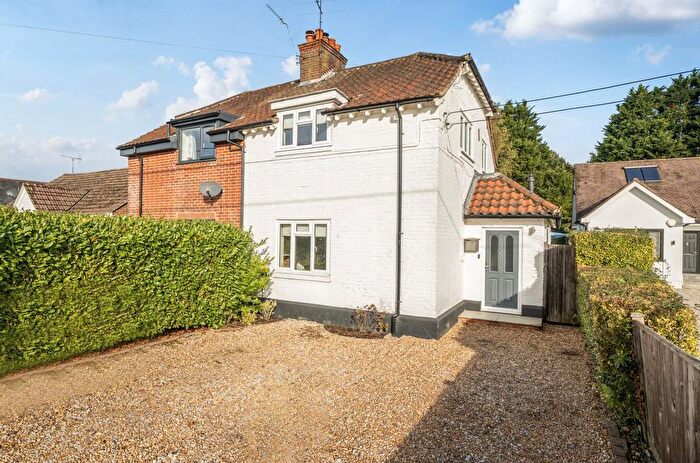 3 Bedroom Semi-detached House For Sale In Castle Lane, Chandler's Ford, SO53