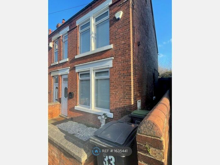 4 Bedroom Semi-Detached House To Rent In East Street, Ilkeston, DE7