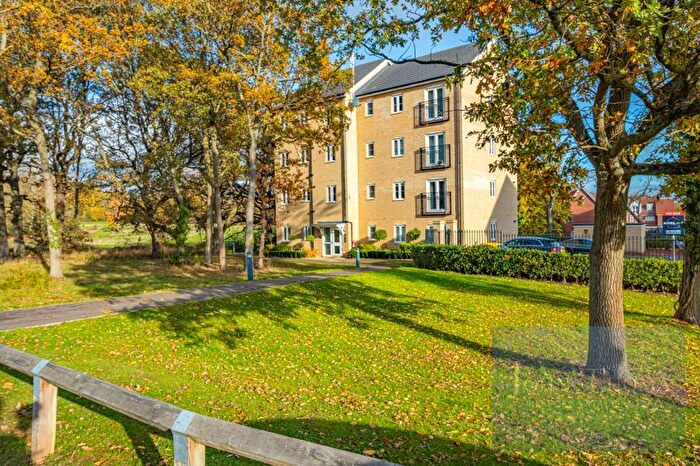 2 Bedroom Flat For Sale In Lupine House, Chigwell, IG7