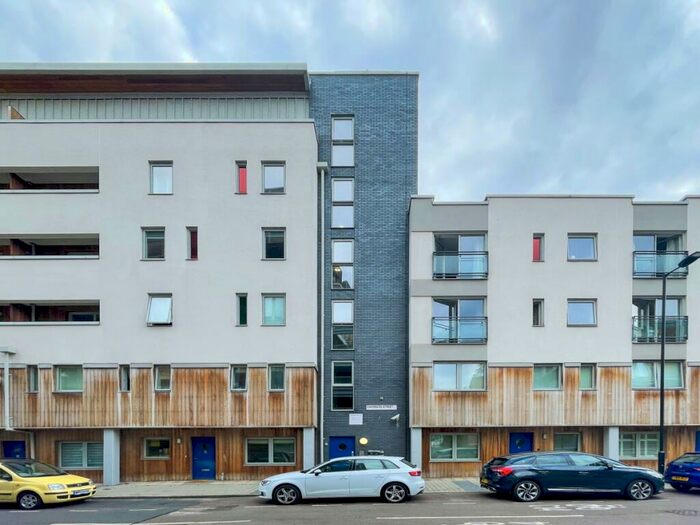 2 Bedroom Apartment To Rent In Chambers Street London, SE16