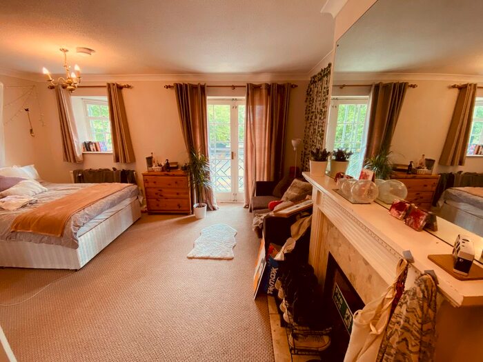 5 Bedroom Semi-Detached House To Rent In Cornwallis Square, Archway, N19