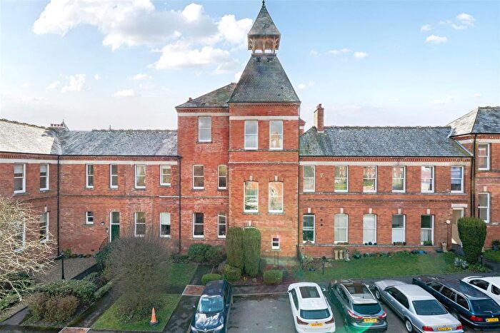 2 Bedroom Flat For Sale In Sherren Avenue, Charlton Down, Dorchester, DT2