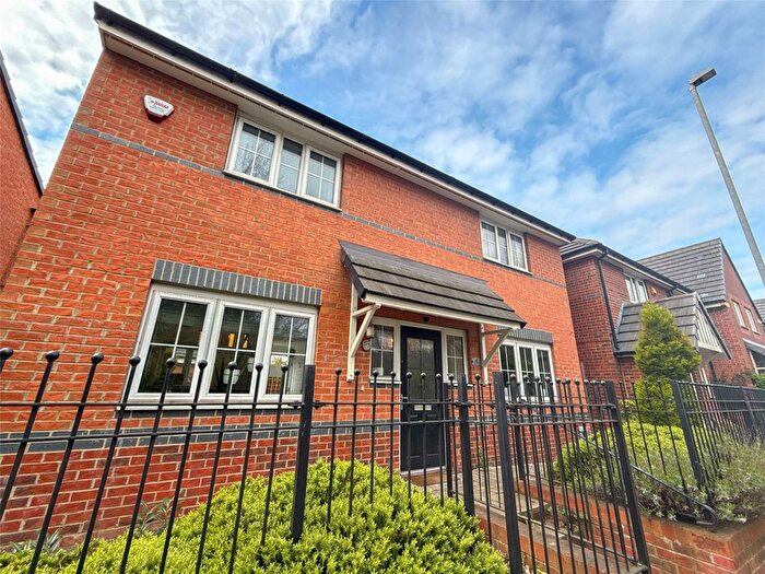 3 Bedroom Detached House For Sale In Ropery Road, Gateshead, NE8