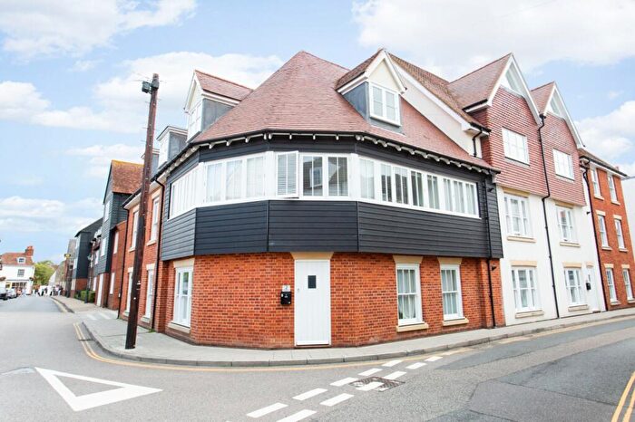 2 Bedroom Flat For Sale In Knotts Lane, Canterbury, Kent, CT1