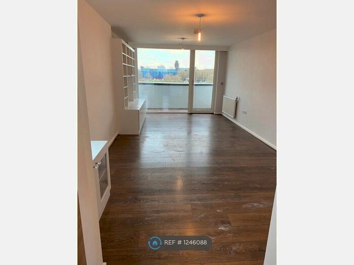 2 Bedroom Flat To Rent In Bluebell Court, London, NW9