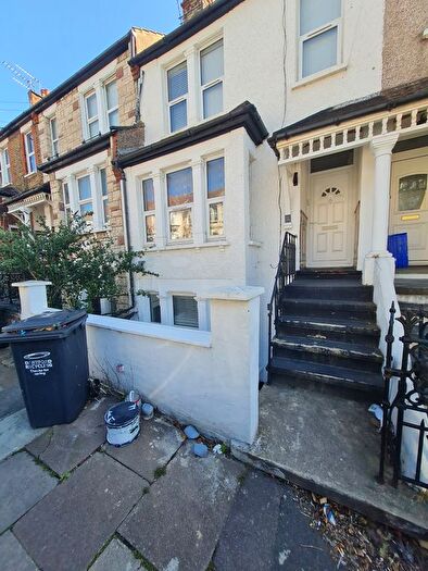4 Bedroom Terraced House To Rent In Priory Hill, Dartford, DA1