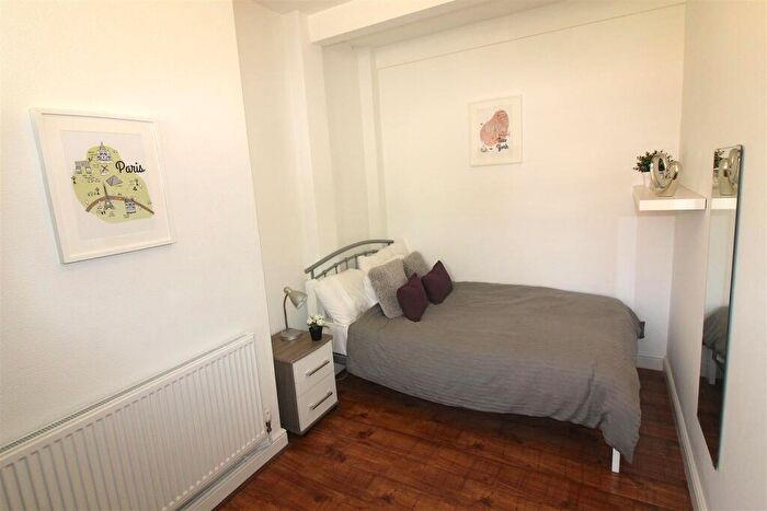 3 Bedroom Terraced House For Sale In Swan Lane, Stoke, CV2
