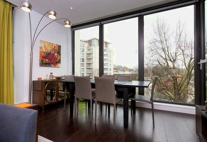 2 Bedroom Flat To Rent In Capital House, Plaza Gardens, London, SW15