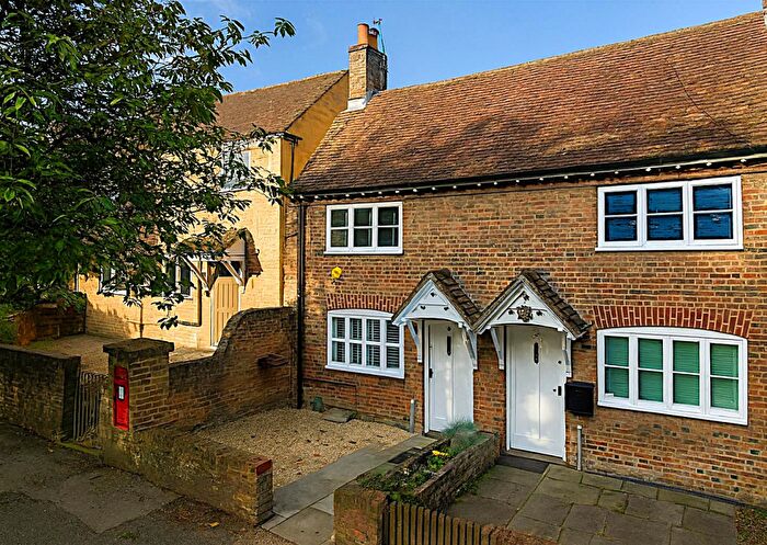 1 Bedroom End Of Terrace House To Rent In Park Street, St Albans, AL2