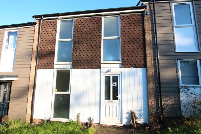 3 Bedroom Terraced House For Sale In Southwood Hill, Northampton, NN4