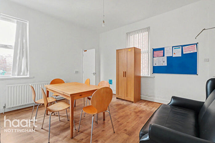 5 Bedroom Semi Detached House To Rent In Gregory Boulevard, Nottingham, NG7