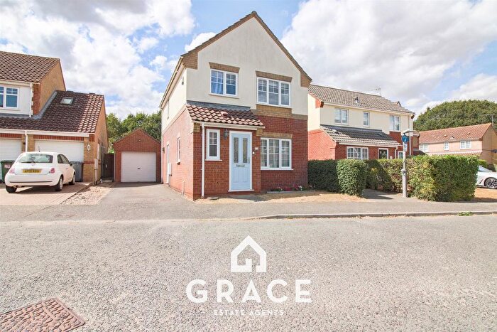 3 Bedroom Detached House For Sale In Ditchingham Grove, Rushmere St. Andrew, Ipswich, IP5