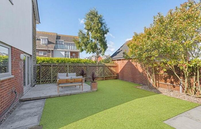 5 Bedroom Detached House To Rent In Henrietta Chase, Chatham, ME4