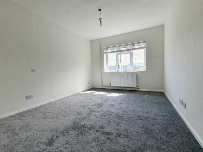 1 Bedroom Flat To Rent In Victoria Road, Ruislip, HA4