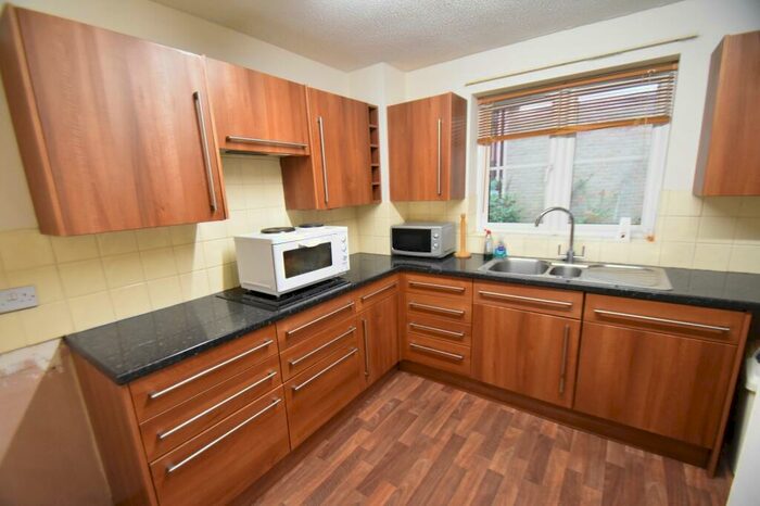 2 Bedroom Apartment For Sale In Town Bridge Court, Chesham, Buckinghamshire, HP5