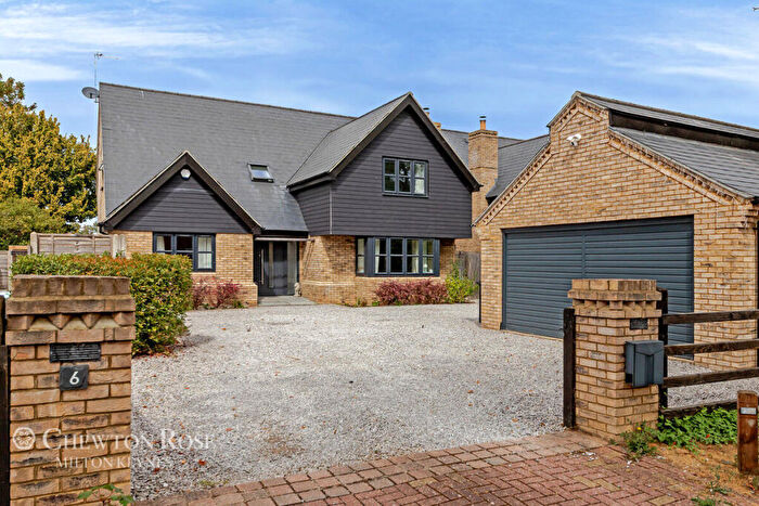 4 Bedroom Detached House For Sale In Bedford Road, Houghton Regis, LU5