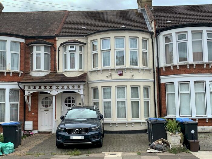 1 Bedroom Apartment To Rent In The Crest, London, N13