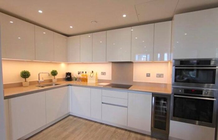 2 Bedroom Flat To Rent In Gladwin Tower, Wandsworth Road, London, SW8