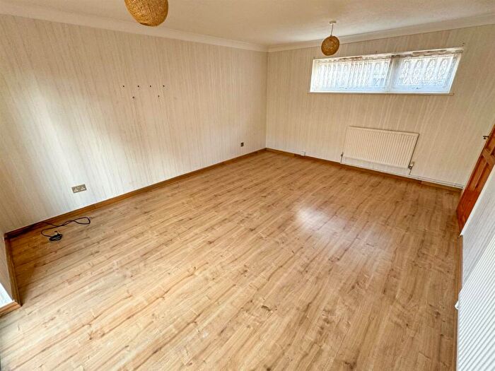 3 Bedroom Terraced House For Sale In Butterwick Walk, Corby, NN18