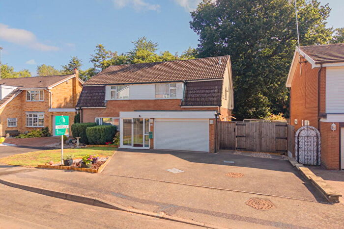 5 Bedroom Detached House For Sale In Wolverton Close, Redditch, B98