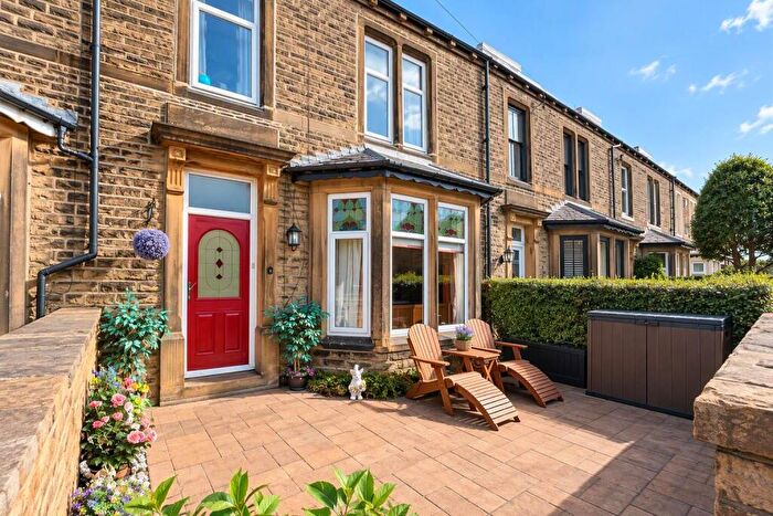 4 Bedroom Terraced House For Sale In Skircoat Green Road, Skircoat Green, Halifax, HX3