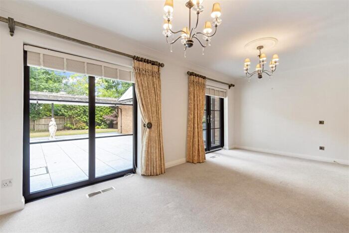 5 Bedroom Detached House To Rent In Endwood Drive, Sutton Coldfield, B74