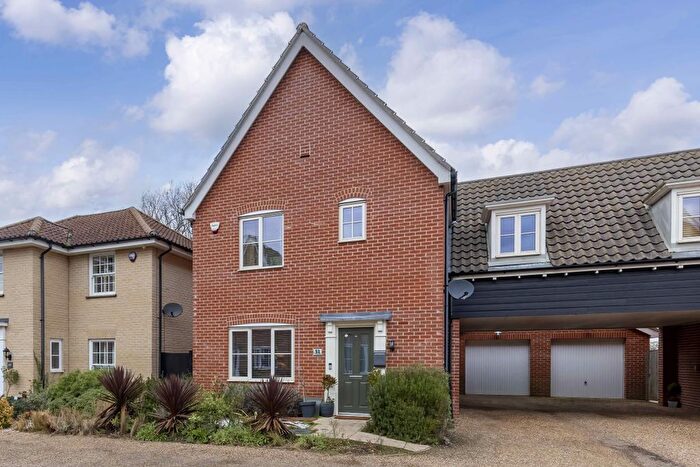 3 Bedroom Semi-Detached House For Sale In Trafford Way, Spixworth, Norwich, NR10