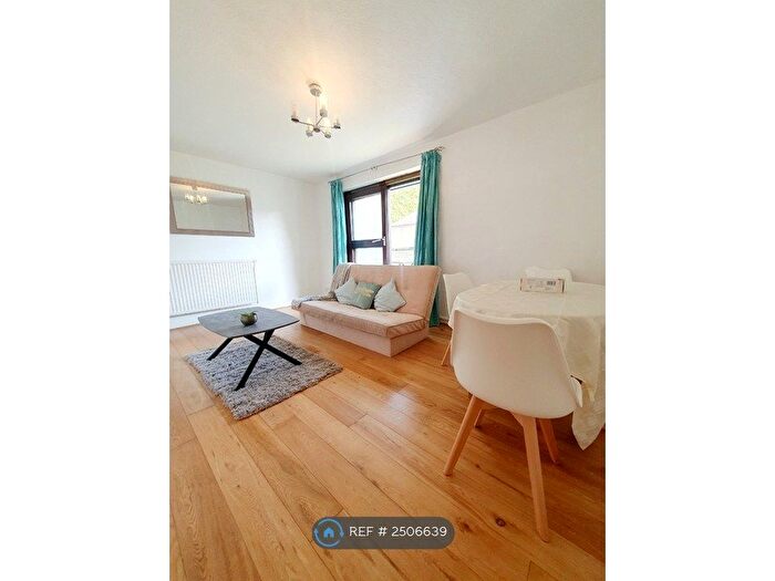 2 Bedroom Flat To Rent In Sussex Way, London, N19