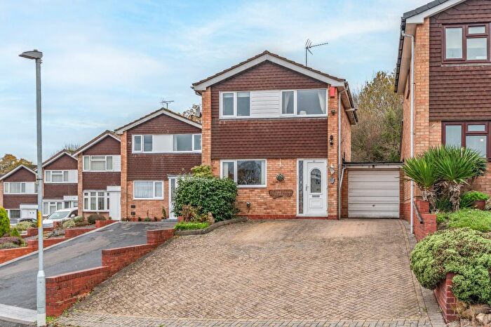 3 Bedroom Link Detached House For Sale In Salford Close, Woodrow South, Redditch, B98