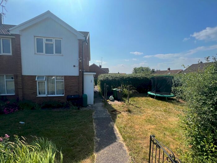 2 Bedroom Flat To Rent In Gwynant Crescent, Cyncoed, Cardiff, CF23