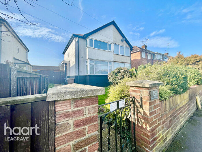 2 Bedroom Semi-Detached House For Sale In Sundon Park Road, Luton, LU3