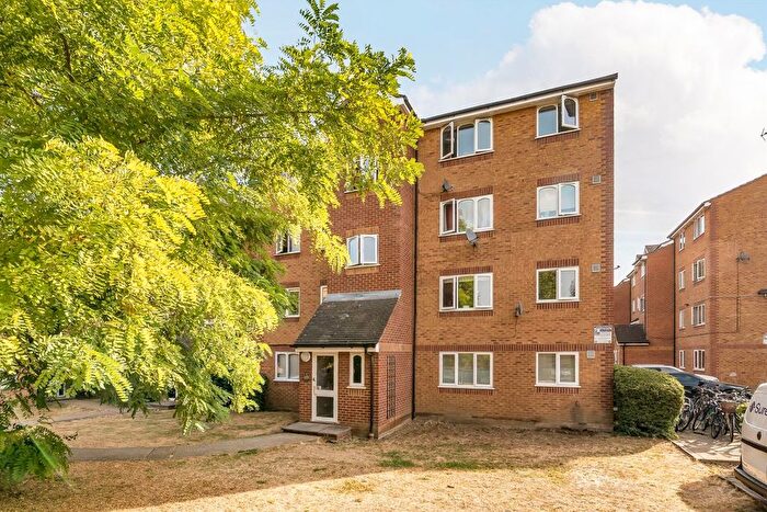 1 Bedroom Flat For Sale In Grinstead Road, Deptford, SE8