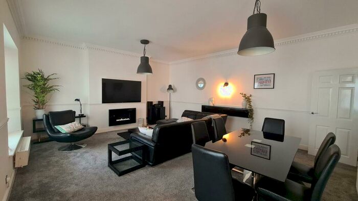 2 Bedroom Flat To Rent In South Western House, Southampton, SO14