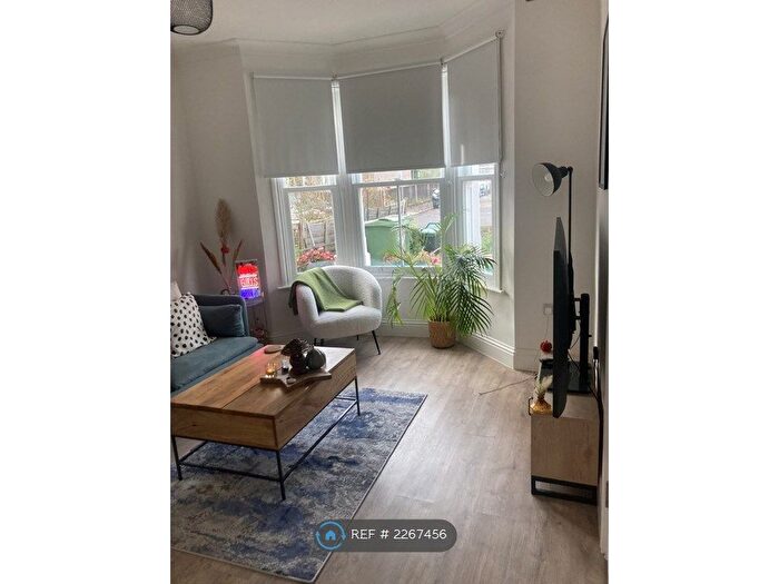 1 Bedroom Flat To Rent In Maple Road, London, SE20