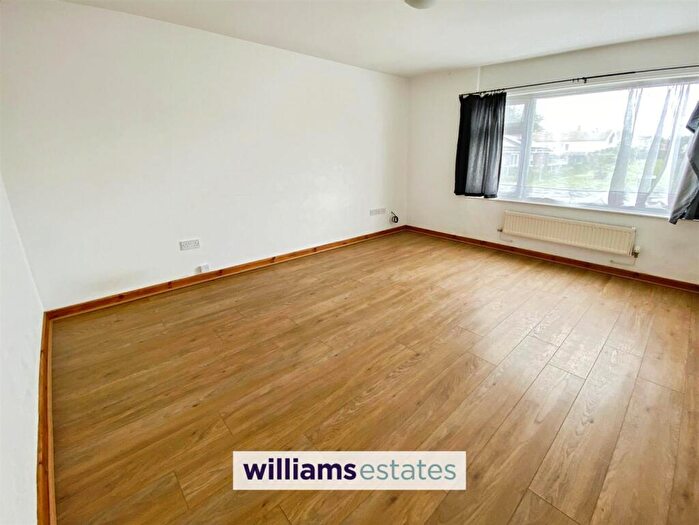 2 Bedroom Detached Bungalow For Sale In Ffordd Pennant, Mold, CH7