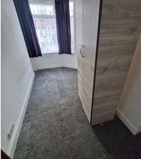 4 Bedroom Detached House To Rent In Worcester Gardens, Ilford, IG1