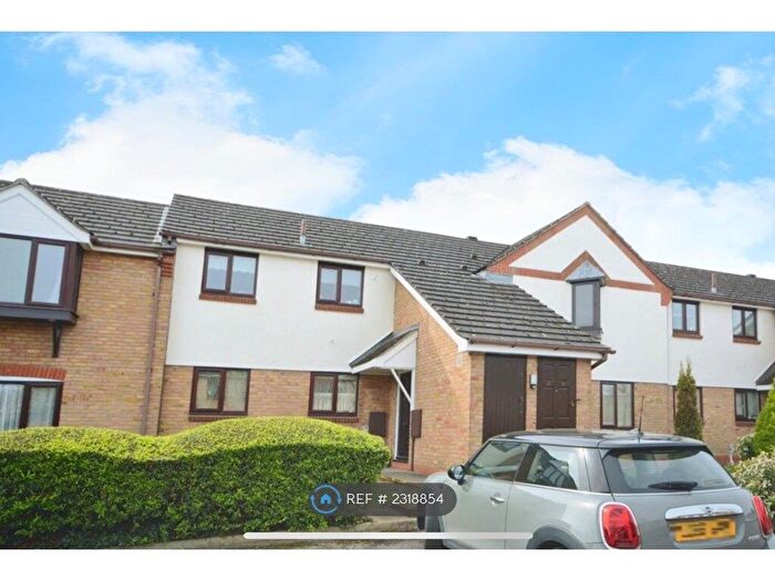 1 Bedroom Flat To Rent In Chester Place, Chelmsford, CM1