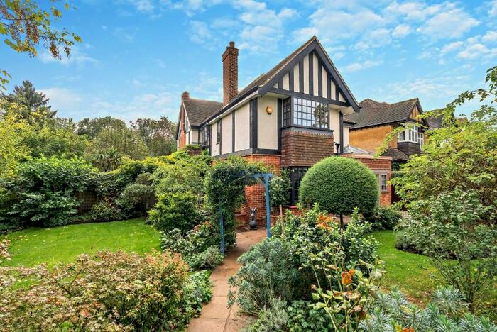 4 Bedroom Detached House To Rent In Lytton Road, Hatch End, Pinner, HA5