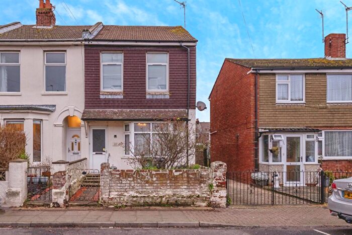 3 Bedroom End Of Terrace House For Sale In Powerscourt Road, Portsmouth, PO2