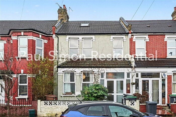 3 Bedroom Terraced House For Sale In Willingdon Road, London, N22
