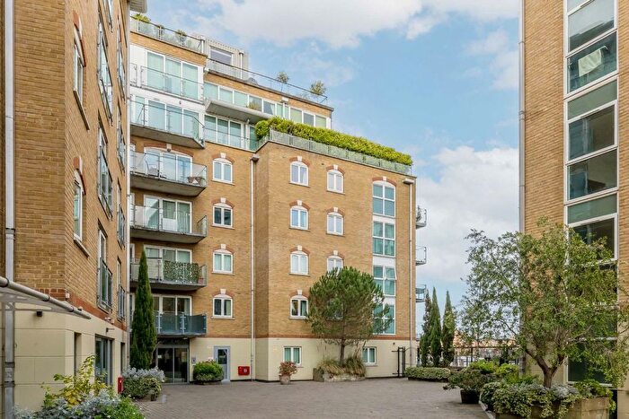 2 Bedroom Flat To Rent In Rotherhithe Street, London, SE16